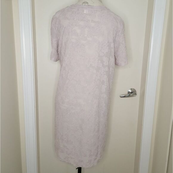 Aritzia floral lace tshirt top - Picture 4 of 12